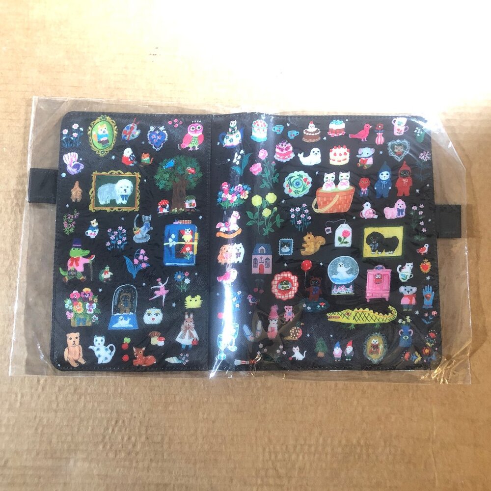 Hobonichi Yumi Kitagishi Little Gifts A5 Cover - Picture 3 of 6